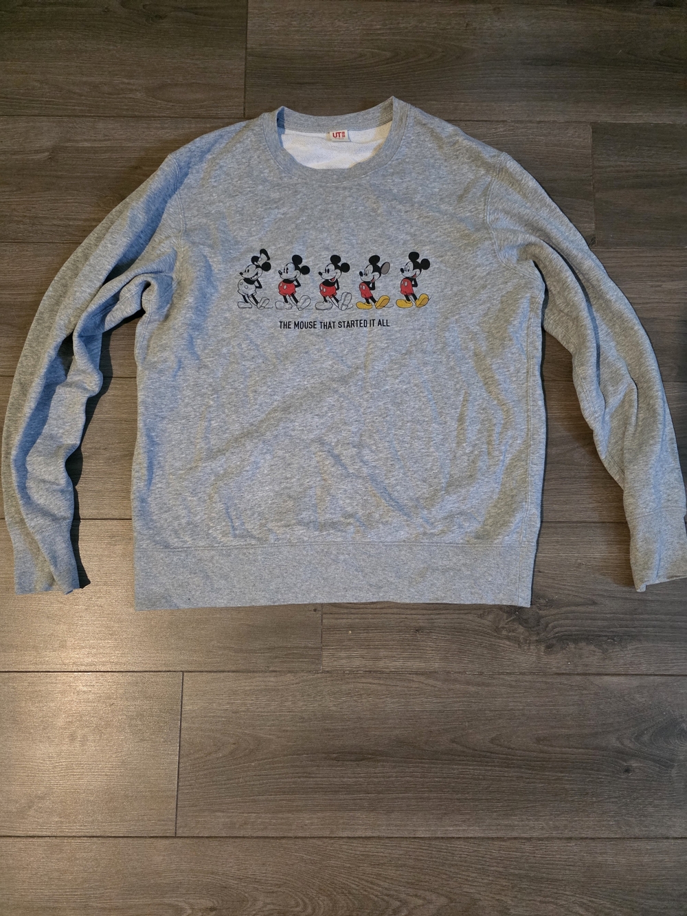Uniqlo Men's Light Gray Mickey Mouse Crewneck Sweatshirt